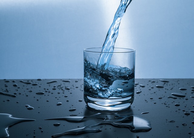 Drink water als u wilt stoppen met roken: onderdeel van goede voeding